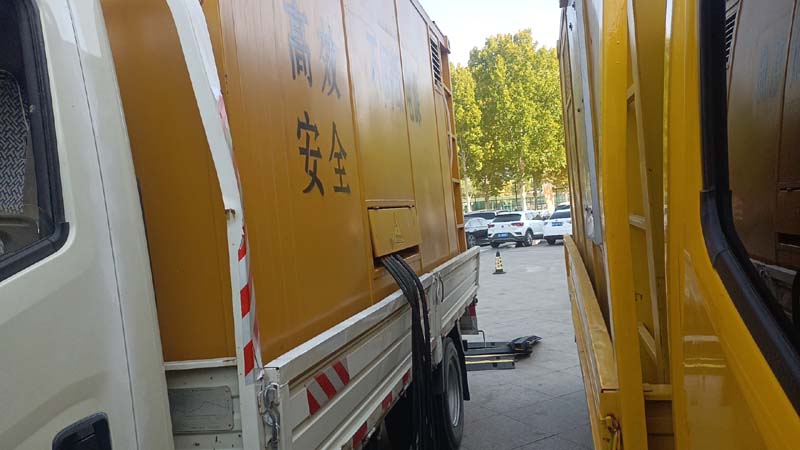 古塔如何判断柴油发电机组和UPS电源的切换时间是否符合要求？